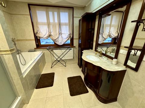 квартира по адресу Евгения Коновальца ул. (Щорса), 32-Б