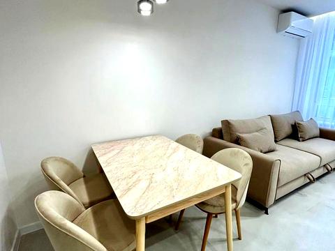 квартира за адресою Салютна вул., (Будинок 02301-02303)