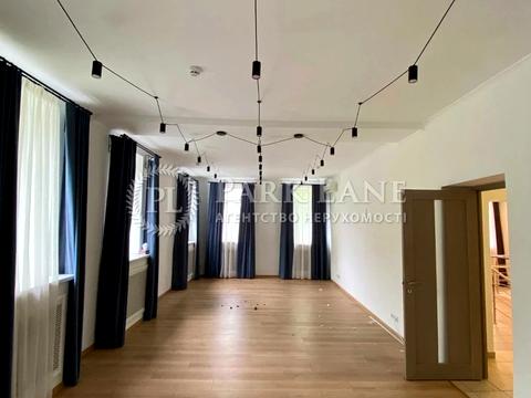 комерційна за адресою Спаська вул., 24/15