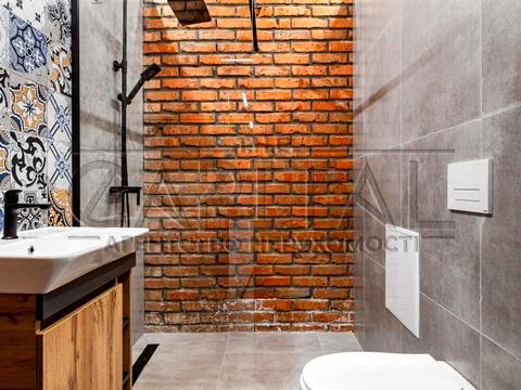 комерційна за адресою Київ, вул. Свободи, 1