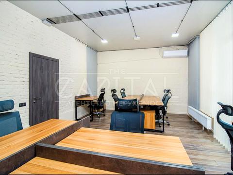 комерційна за адресою Джона Маккейна вул. (Івана Кудрі), 26