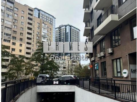 паркомісце за адресою Василя Тютюнника вул. (Анрі Барбюса), 28а