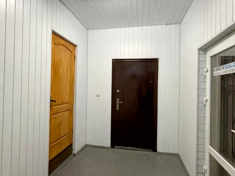 комерційна за адресою Святого Володимира вул., 3