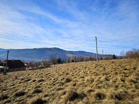 участок по адресу Шкільна