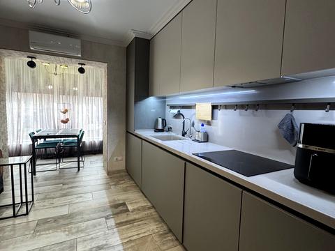 квартира за адресою Левка Лук'яненка вул. (Василя Жуковського), 16, 18, 20, 24