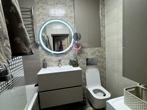 квартира за адресою Левка Лук'яненка вул. (Василя Жуковського), 16, 18, 20, 24