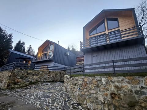 будинок за адресою Івана Петраша вул.