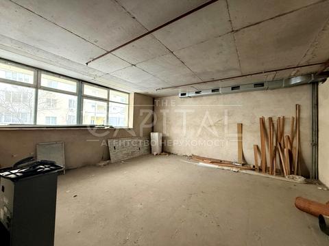 комерційна за адресою Федора Ернста вул., 8