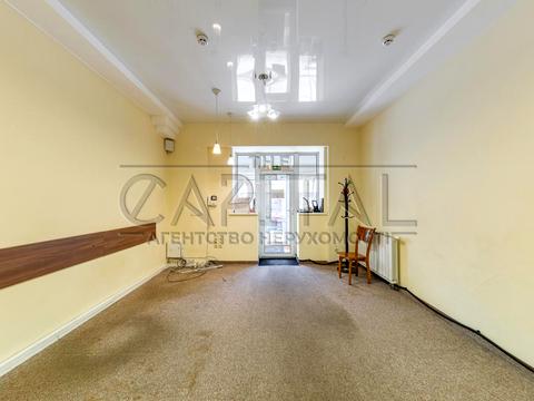 комерційна за адресою Володимира Івасюка просп. (Героїв Сталінграду), 8