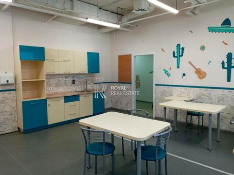 коммерческая по адресу Вацлава Гавела бульв. (Івана Лепсе), 6