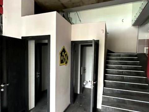 комерційна за адресою Днепровская Набережная, 19