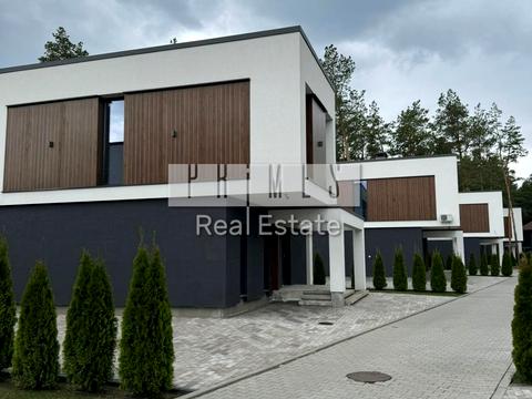 будинок за адресою Набережна вул.