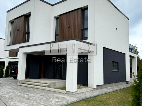 будинок за адресою Набережна вул.