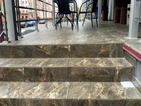 коммерческая по адресу Яблунева ул., 1/2