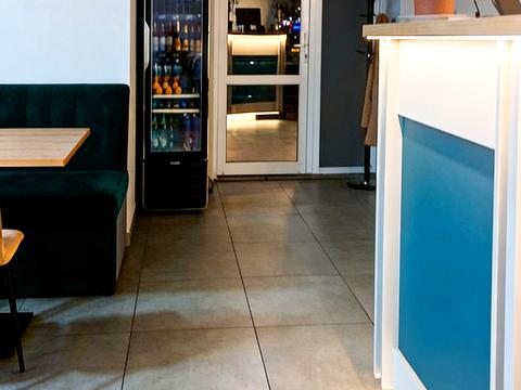 коммерческая по адресу Яблунева ул., 1/2