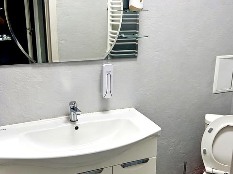 коммерческая по адресу Яблунева ул., 1/2