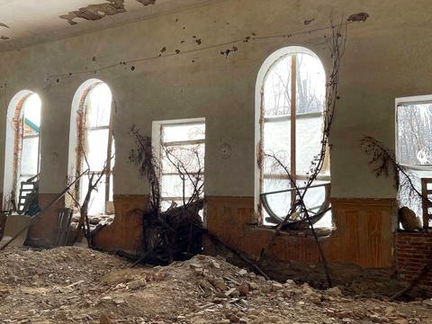 комерційна за адресою Головна, 1/1