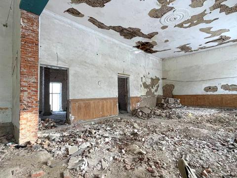 комерційна за адресою Головна, 1/1