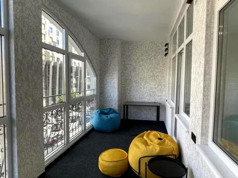 комерційна за адресою Київ, Антоновича вул. (Горького), 72