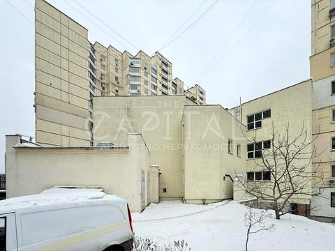 комерційна за адресою Київ, Федора Ернста вул., 8а