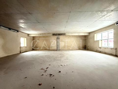 комерційна за адресою Київ, Федора Ернста вул., 8а