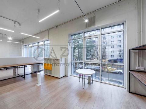 комерційна за адресою Київ, Саперне Поле вул., 12