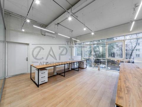 комерційна за адресою Київ, Саперне Поле вул., 12