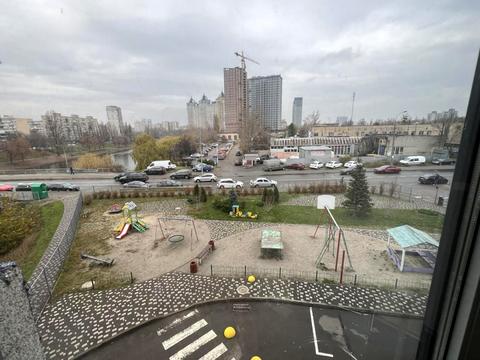 комерційна за адресою Київ, Соборності просп. (Возз'єднання), 30-А