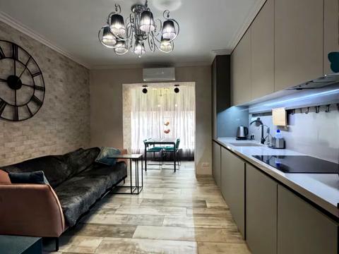 квартира за адресою Левка Лук'яненка вул. (Василя Жуковського), 16, 18, 20, 24