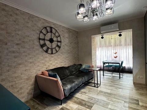 квартира за адресою Левка Лук'яненка вул. (Василя Жуковського), 16, 18, 20, 24