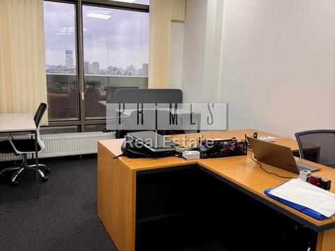 комерційна за адресою Богдана Хмельницького вул., 19