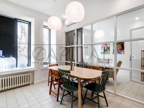 комерційна за адресою Костельна вул., 9