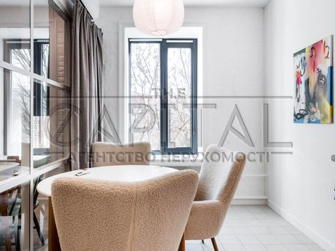 комерційна за адресою Костельна вул., 9