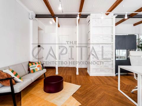 комерційна за адресою Костельна вул., 9