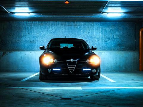 паркомісце за адресою Андрія Верхогляда вул. (Михайла Драгомирова), 13 б