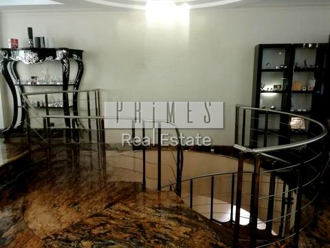 комерційна за адресою Лесі Українки бульв., 7-Б