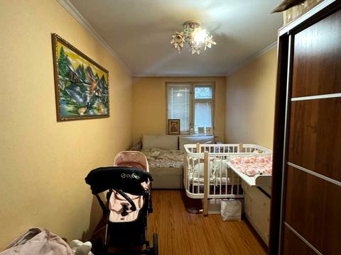 квартира за адресою Закарпатська вул., 8