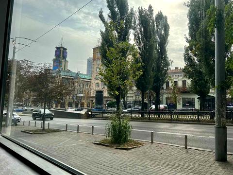 коммерческая по адресу Тараса Шевченко бульв., 2