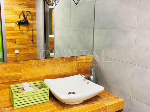 комерційна за адресою Оболонська набережна вул., 7