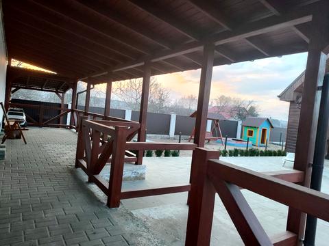 будинок за адресою Дениши