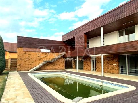 дом по адресу Михаїла Грушевського вулиця