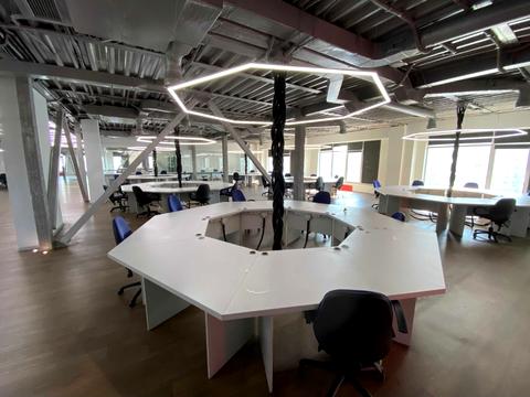 комерційна за адресою Дегтярівська вул., 27