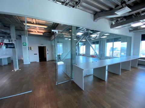 комерційна за адресою Дегтярівська вул., 27