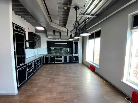 комерційна за адресою Дегтярівська вул., 27