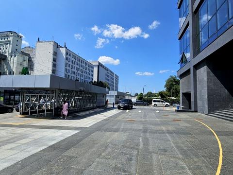 комерційна за адресою Межигірська вул., 54