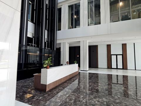 комерційна за адресою Межигірська вул., 54