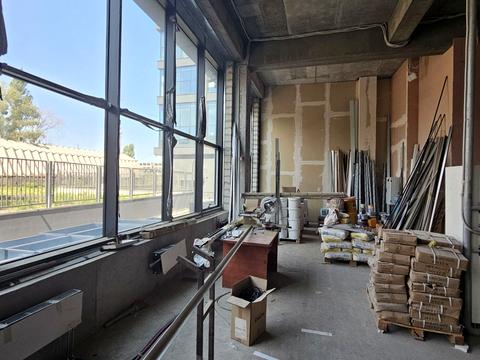 комерційна за адресою Межигірська вул., 54