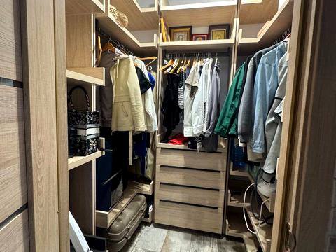 квартира за адресою Левка Лук'яненка вул. (Василя Жуковського), 16, 18, 20, 24