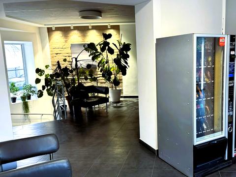 комерційна за адресою Залізничне шосе, 2а