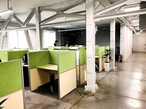 комерційна за адресою Залізничне шосе, 2а